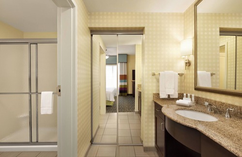 Biggar Hotel | Group Vacay! 2 Cozy Units w/Kitchen, Pool, Shuttle