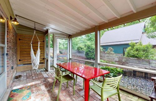 Weaverville House | Grove Cottage