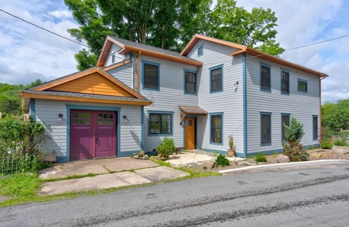 Narrowsburg House | Grove House - Sunny and Stylish in Narrowsburg