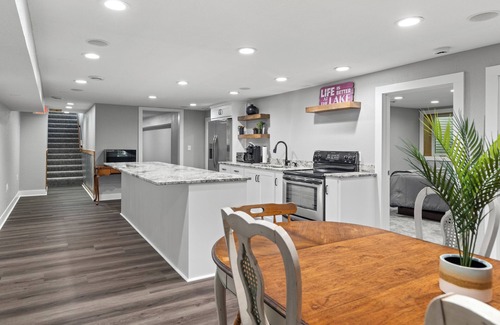 Sarona Condo | Grumpys Hideaway Condo