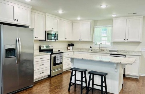 Vinemont House | Guadalupe Home, Minutes to I-65