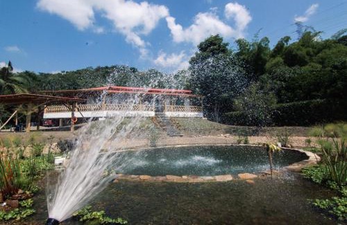 La Mesa Villa | Guaduas de Jade Casa campestre