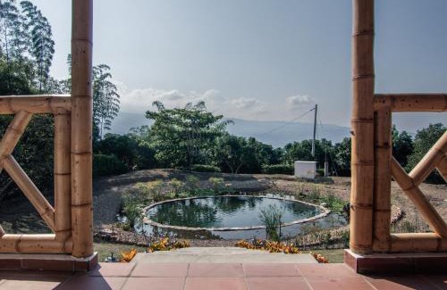 La Mesa Villa | Guaduas de Jade Casa campestre