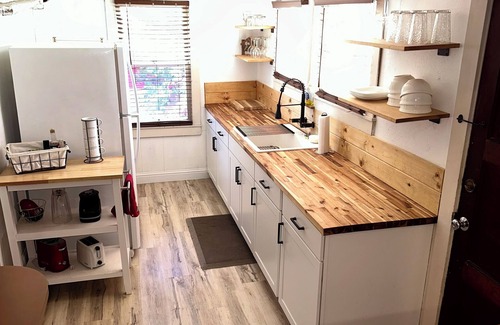 West Village Cabin | Guest Favorite in the heart of Shaver Lake! Remodeled w-AC~Boat Parking~Spacious