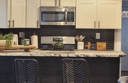 Coeur d'Alene House | Guest Favorite, Peaceful, Walkable to Dinning and Shopping & 5 -Star clean!