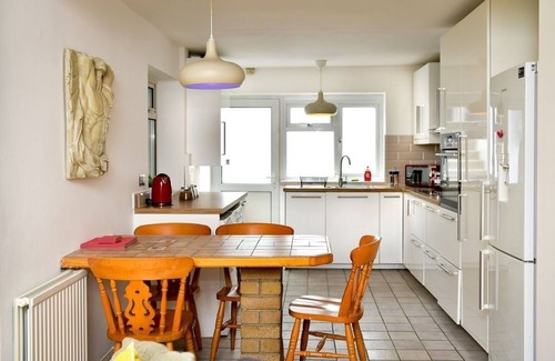 Baglan House | Guest Homes | Oxford St House