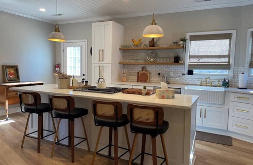 Clemmons Apartment | Guest House at Tall Tree Manor