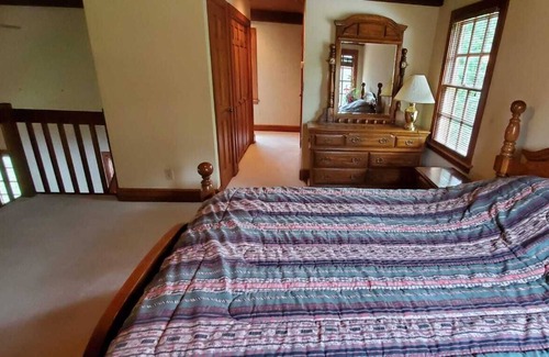 Whitsett Cabin | Guest House Cabin