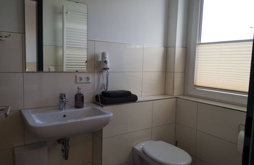 Pasewalk Apartment | Guest house double room 202 - Lokschuppen Pasewalk- Guest houses with double rooms, single rooms and