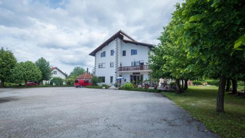 Ostarski Stanovi House | Guest House Hodak