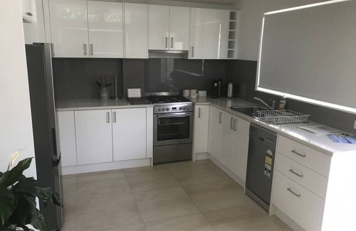 Palm Beach House | Guest House in Central Palm Beach