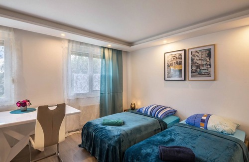 Stadtbezirke VII House | Guest House in Essen with Private Terrace, Private Garden and Wi-Fi