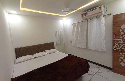 Ujjain House | Guest house is available near mahakal lokn
