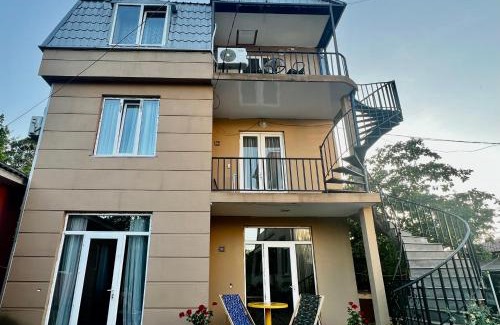 Khelvachauri House | Guest House Leon