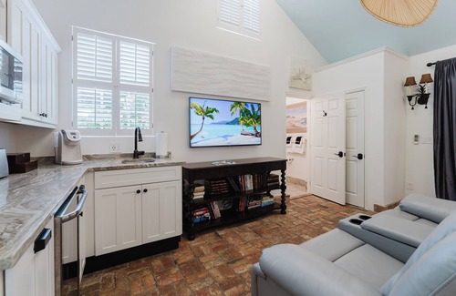 Grandview Heights House | Guest House Suite