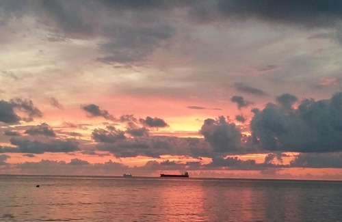 Makhinjauri House | Guest House Sunset