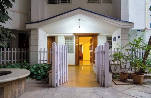 Kharadi Villa | Guest house with amenities, proximity, suitability (family & pet friendly).