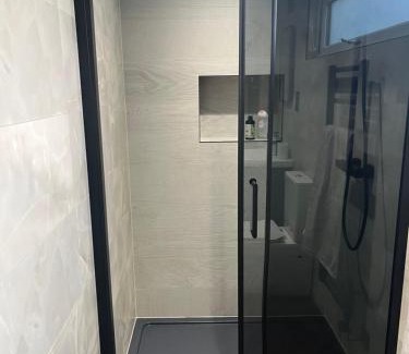 Bournemouth House | Guest House with parking in Bournemouth