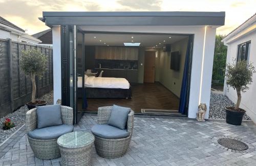 Bournemouth House | Guest House with parking in Bournemouth