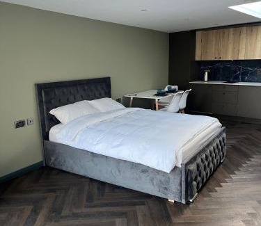 Bournemouth House | Guest House with parking in Bournemouth