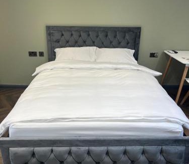 Bournemouth House | Guest House with parking in Bournemouth