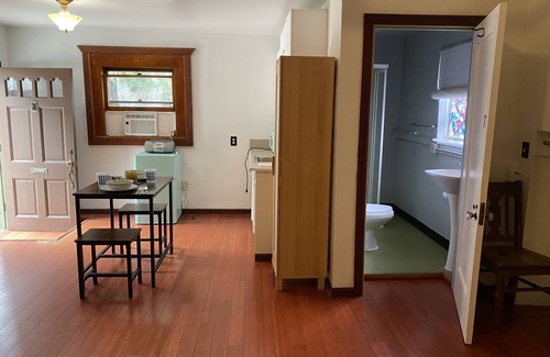 Historic Filipinotown House | Guest/loft house close to downtown Los Angeles.