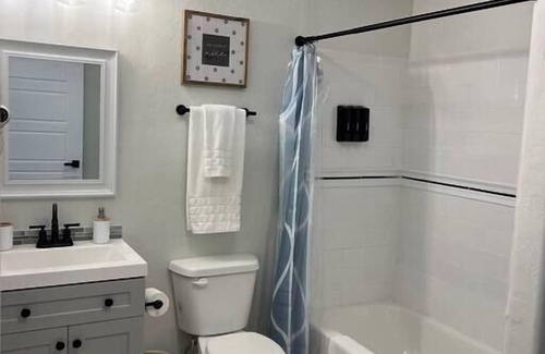 Idaho Falls Apartment | Guest Suites - 1996 #4 Relaxing 1 bedroom 1 bath Suite