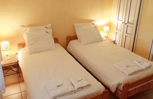 Chateauvert Cottage | Guest Thyme - Provence - Pool - Families - Walks