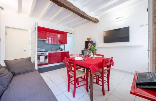 Parma City Centre Apartment | GuestHost - Bright and Central Apartment in Parma