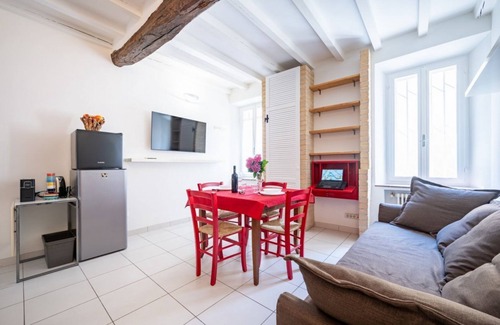 Parma City Centre Apartment | GuestHost - Bright and Central Apartment in Parma