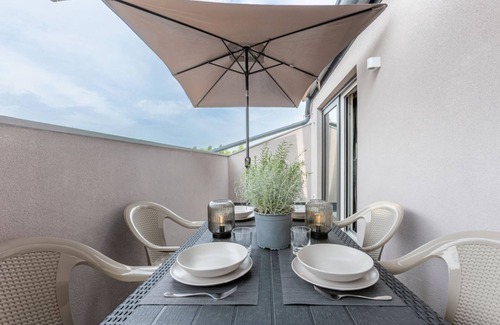 Ferrara Apartment | GuestHost - Le Agavi - Apt X11 + Garage & Terrace