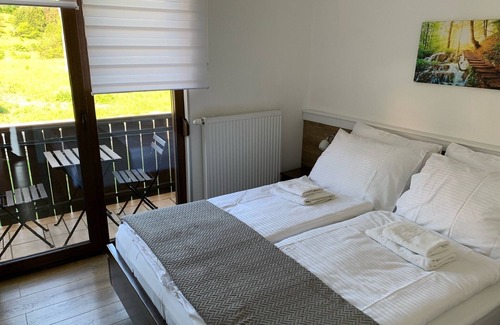 Jezerce House | Guesthouse Family Bosnic - Suite Room with Balcony and kitchenette