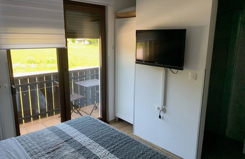 Jezerce House | Guesthouse Family Bosnic - Double Room with Balcony - 3 - 3