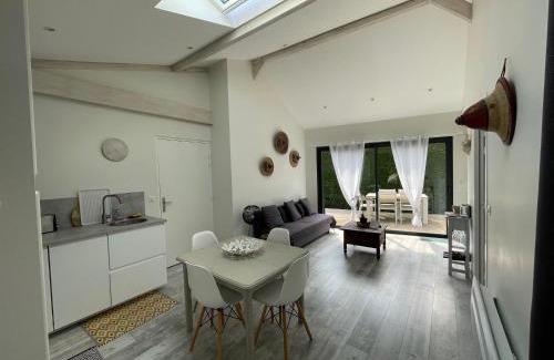 Eysines Apartment | Guesthouse proche bordeaux Parking