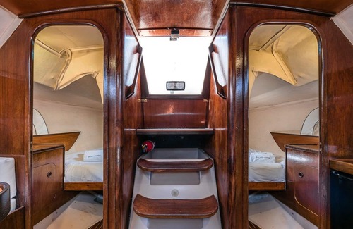 Leixões Boat Rental | GuestReady - BlackBird - Sailboat Experience