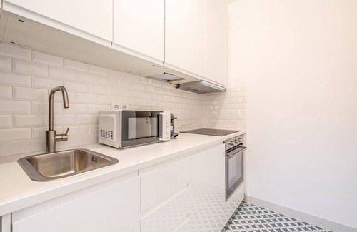 Restelo Apartment | GuestReady - Neoclassical building - Studio RCE