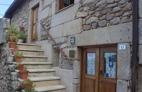 Aricera Apartment | GuestReady - Outros Tempos - Quarto da Geografia