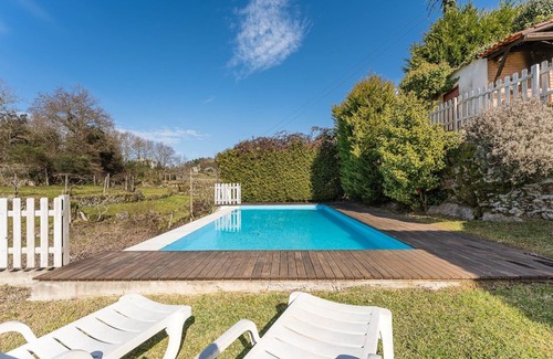 Carralcova Ski Chalet | GuestReady - Quintinha casas do jardim 2