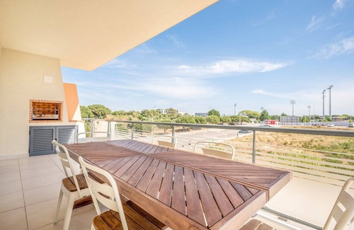 Seixal Apartment | GuestReady - Tranquil Seixal Haven