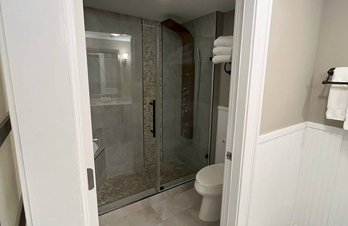 East Fort Lauderdale Resort | Guestroom at Resort Located Right on The Beach!