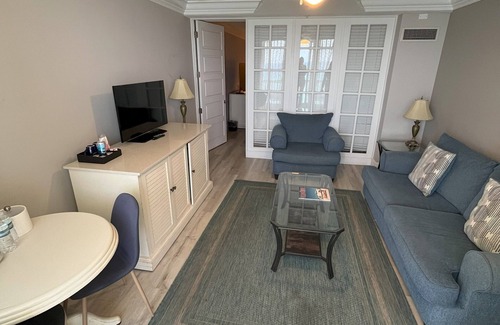 East Fort Lauderdale Resort | Guestroom at Resort Located Right on The Beach!