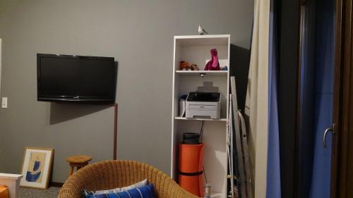 Sachsenhausen-Sud House | Guestroom with wide view and pool near city side, 2nd guest with extra bed possible