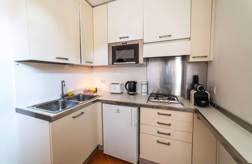 Dorsoduro Apartment | Guggenheim Apartment