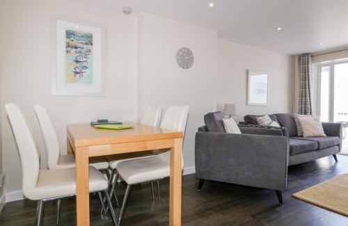 Newquay House | Guillemot