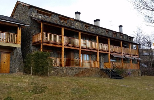 Guils de Cerdanya Apartment | GUILS I - 6 PAX - Three Bedroom Apartment, Sleeps 6