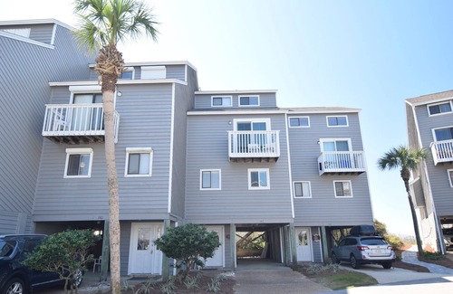 Port St. Joe House | GULF FRONT 3 BR/3.5 bth townhome, steps to the beach! Dogs OK