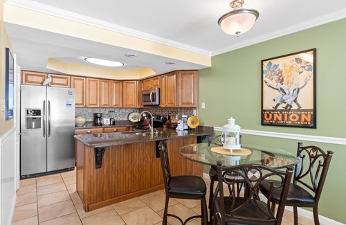 Thomas Drive Condo | Gulf Front Beach Condo! FREE Chairs! PW802