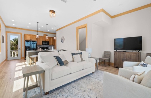 Indian Pass House | Gulf Front Home | Sleeps 12 | Pets OK | Grill