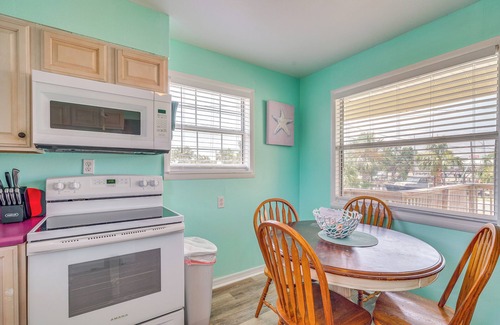 Horseshoe Beach House | Gulf of Mexico Beach Cottage: Walk to Boat Ramp!