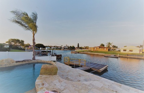 Flor-a-mar Cottage | Gulf of Mexico Canal Cottage with Boat Dock